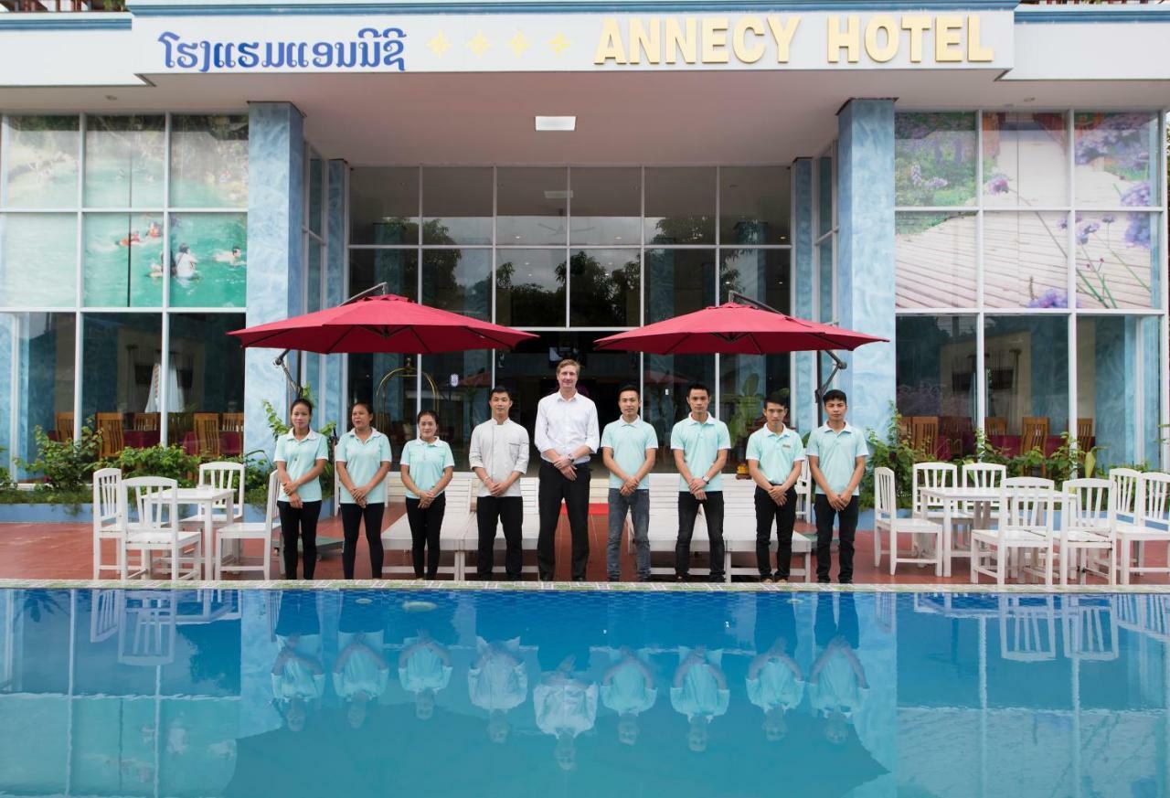 Annecy Hotel Vang Vieng Zewnętrze zdjęcie