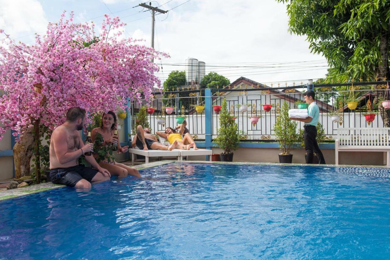 Annecy Hotel Vang Vieng Zewnętrze zdjęcie