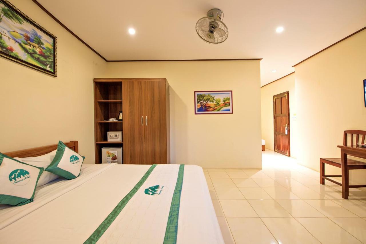 Annecy Hotel Vang Vieng Zewnętrze zdjęcie